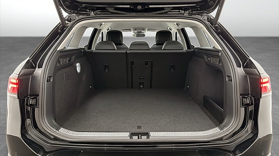 Volkswagen Passat 12 of 19