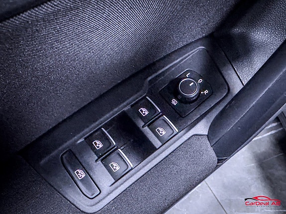 Volkswagen Tiguan 30 of 30