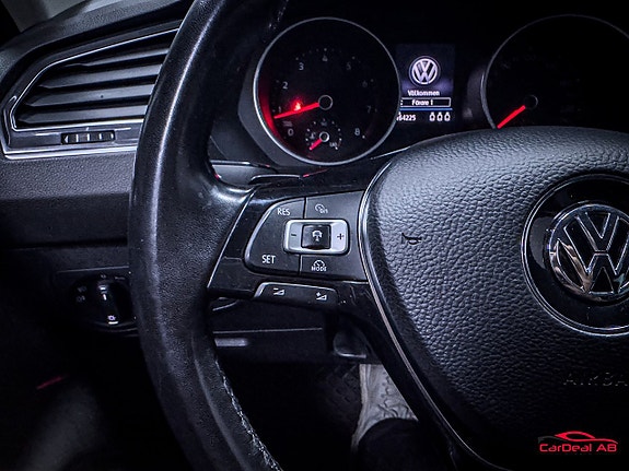 Volkswagen Tiguan 22 of 30