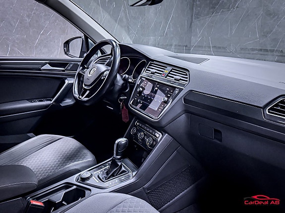 Volkswagen Tiguan 13 of 30