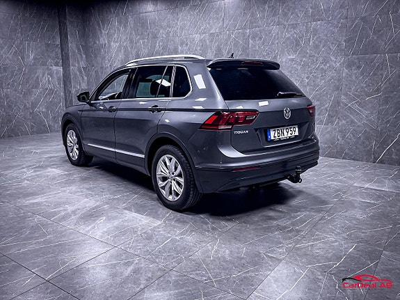 Volkswagen Tiguan 5 of 30
