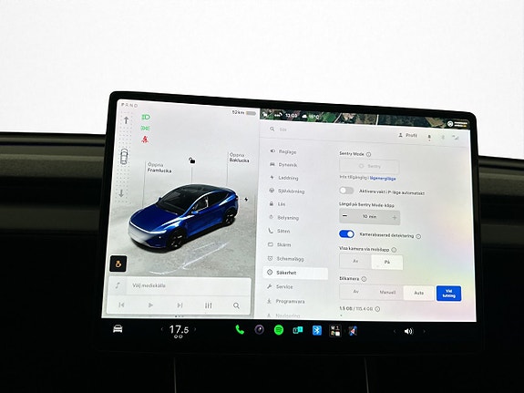 Tesla Model Y 23 of 30