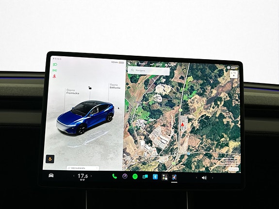 Tesla Model Y 19 of 30