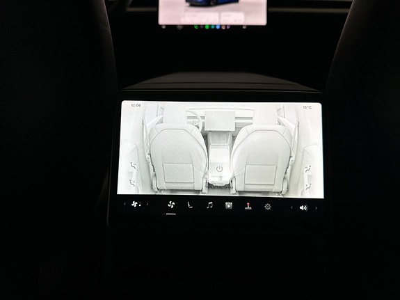 Tesla Model Y 29 of 30