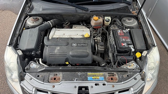 Cadillac BLS 14 of 16