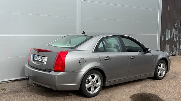 Cadillac BLS 5 of 16