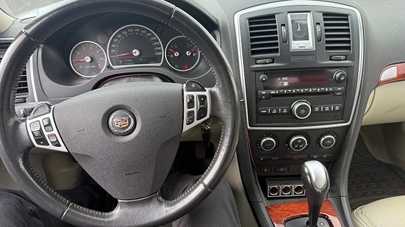Cadillac BLS 15 of 16