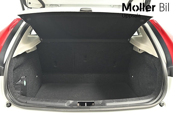 Volvo V40 10 of 10