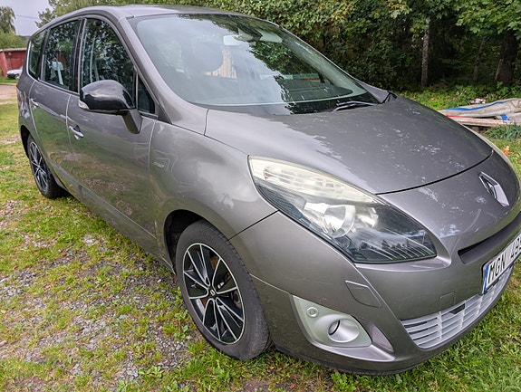 Renault Grand Scenic III 2 of 10