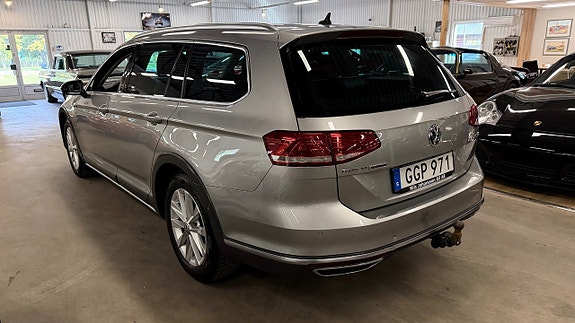 Volkswagen Passat Alltrack 6 of 10