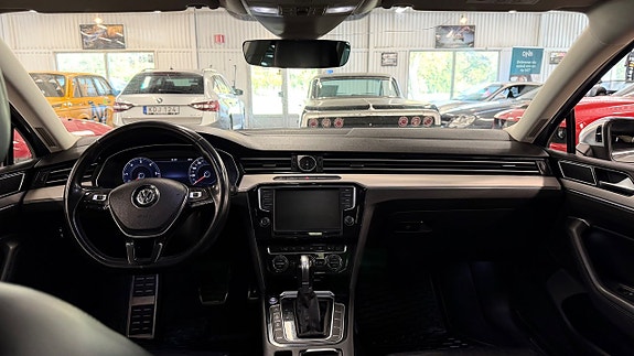 Volkswagen Passat Alltrack 9 of 10