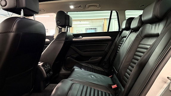 Volkswagen Passat Alltrack 8 of 10