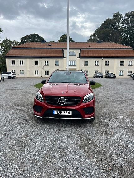 Mercedes-Benz GLE43 2 of 5