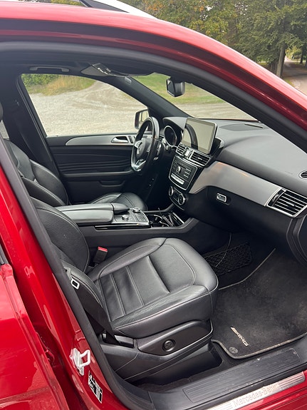 Mercedes-Benz GLE43 5 of 5