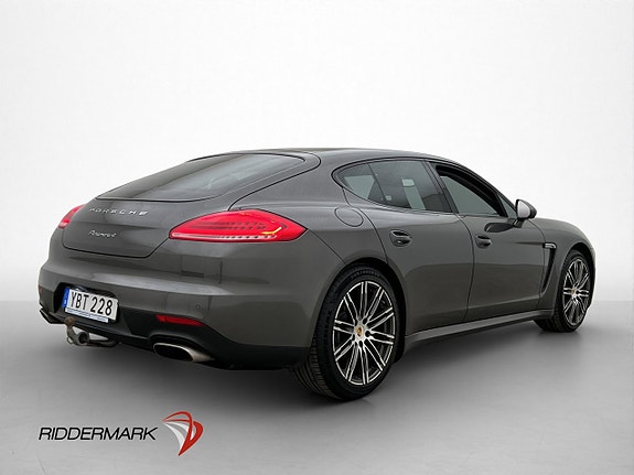 Porsche Panamera 4 8 of 30
