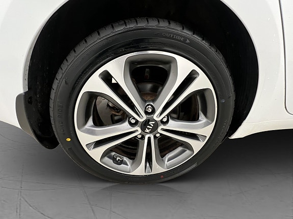 Kia Ceed 30 of 30