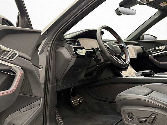 Audi Q8 11 of 30