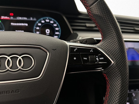 Audi Q8 17 of 30