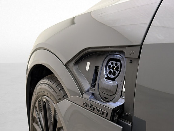 Audi Q8 25 of 30