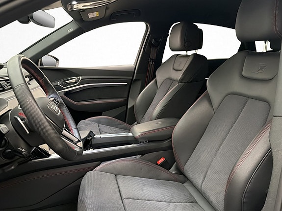 Audi Q8 12 of 30