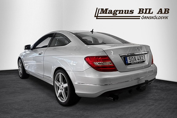 Mercedes-Benz C180 5 of 7