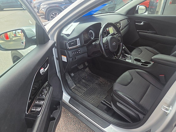 Kia Niro 2 of 21