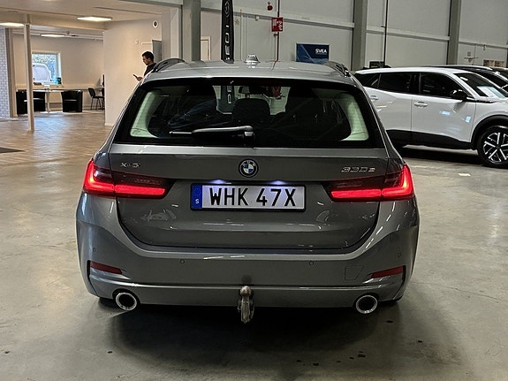 BMW 330e 5 of 23