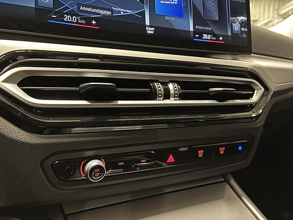BMW 330e 16 of 23