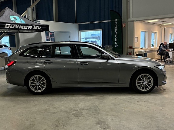 BMW 330e 2 of 23