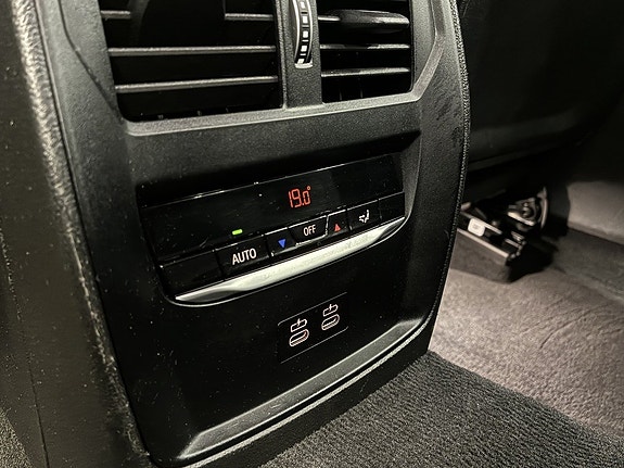 BMW 330e 23 of 23