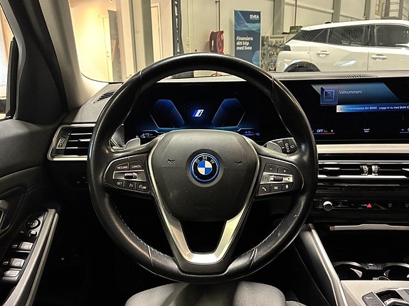 BMW 330e 14 of 23