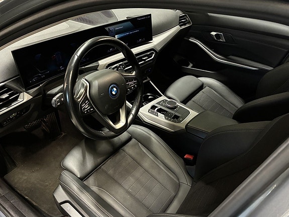 BMW 330e 10 of 23