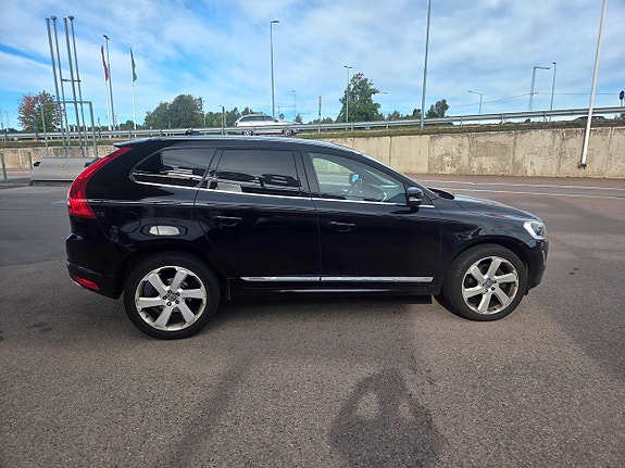 Volvo XC60 14 of 24
