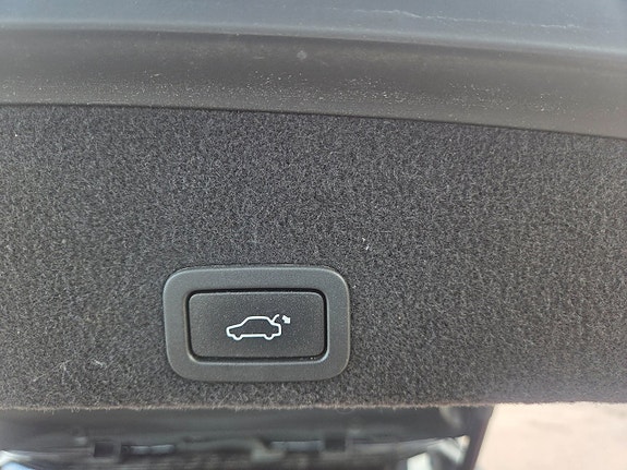 Volvo XC60 8 of 24