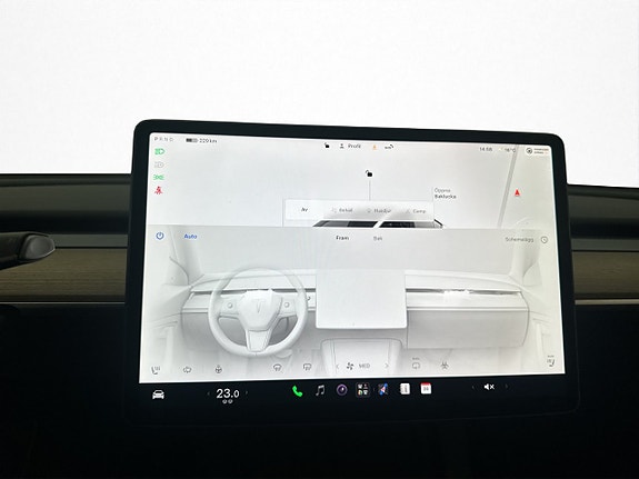 Tesla Model Y 26 of 30