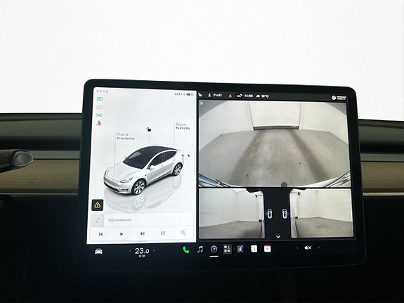 Tesla Model Y 25 of 30
