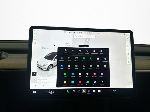 Tesla Model Y 24 of 30