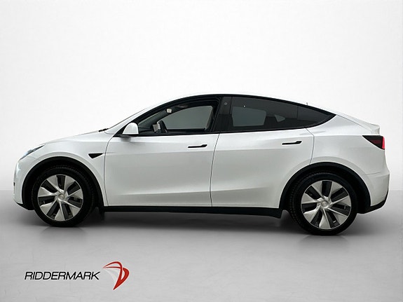 Tesla Model Y 5 of 30