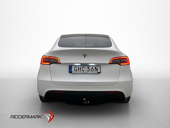 Tesla Model Y 8 of 30