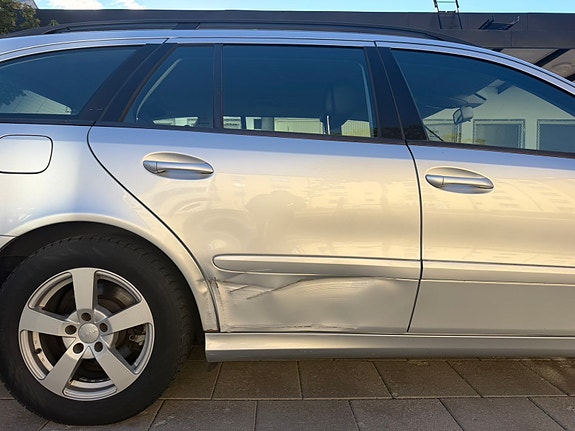 Mercedes-Benz E200 5 of 11