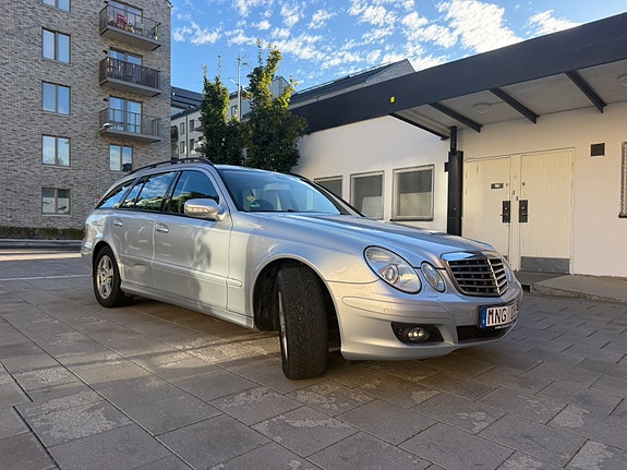Mercedes-Benz E200 6 of 11
