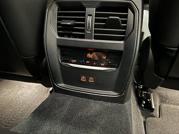 BMW 330e 16 of 24