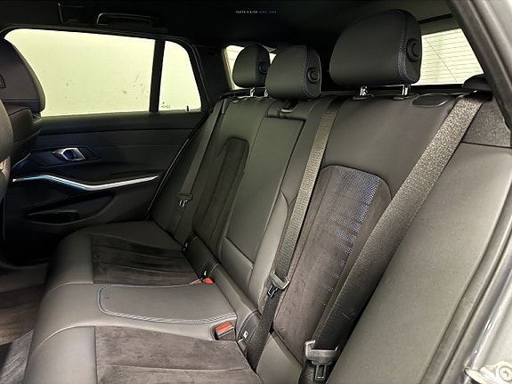 BMW 330e 11 of 24