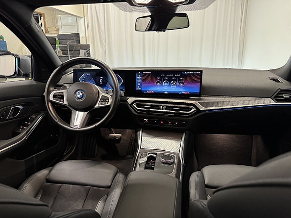 BMW 330e 17 of 24
