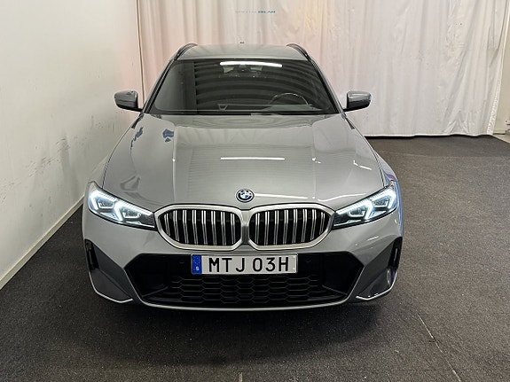 BMW 330e 20 of 24