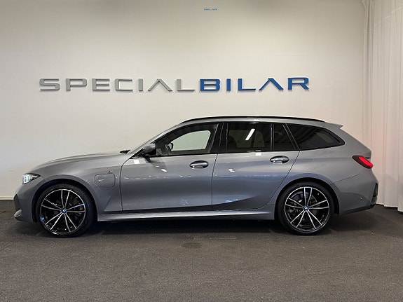 BMW 330e 2 of 24