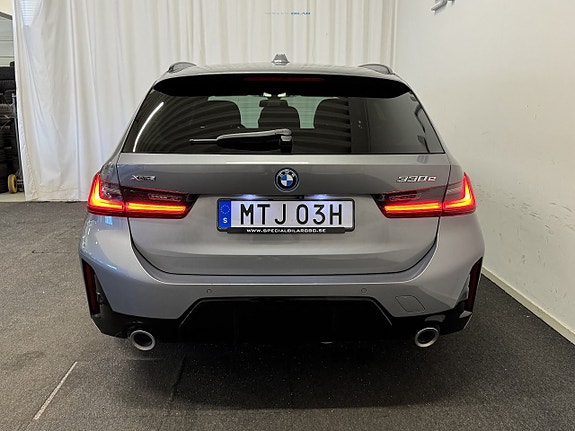 BMW 330e 23 of 24
