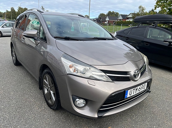 Toyota Verso 2 of 11