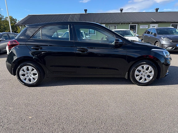 Hyundai i20 6 of 23
