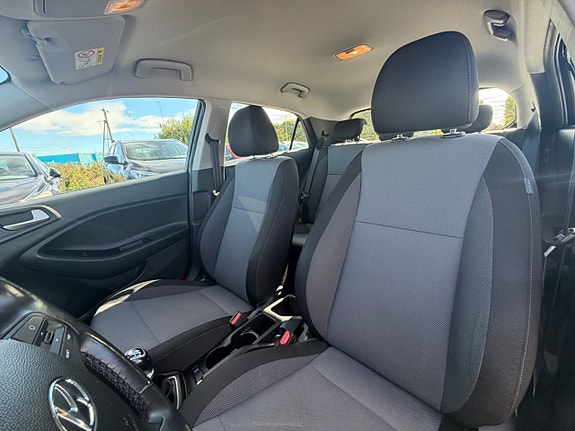 Hyundai i20 11 of 23